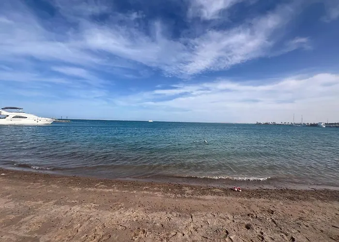 2 Bedrooms Sea & Pool View In Princess * الغردقة